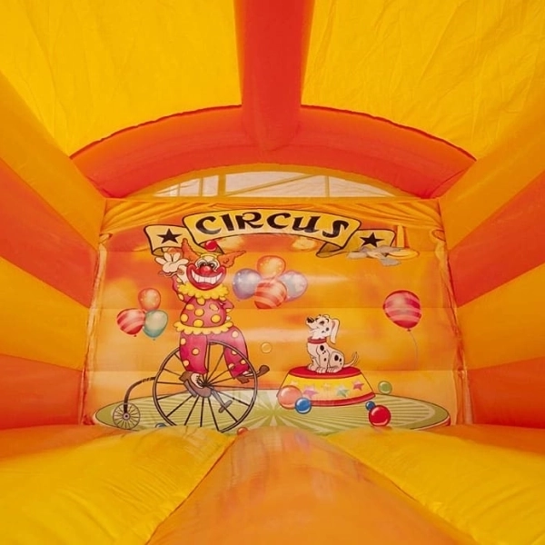 Springkasteel Circus